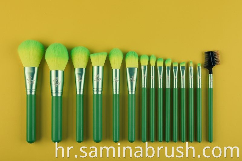 Makeup Brush 1340 Details 02